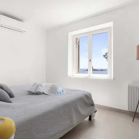 Villa, 8 Pers, Pieds Dans L'eau Vila